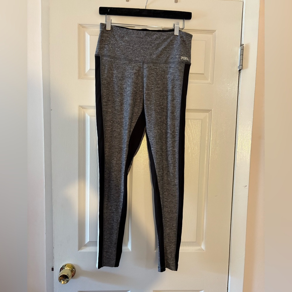 PINK Victoria's Secret Gray and Black Leggings for Effortless Style